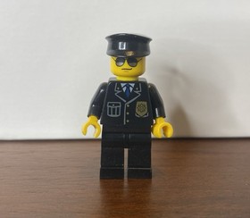 Lego Minifigure City Police Officer Black Cap Tie Cty0204
