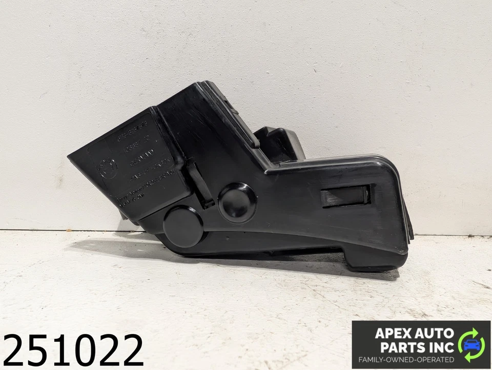 OEM 2005 BMW 745i 4.4L B+ TERMINAL POINT ENGINE COMPARTMENT - Image 1 of 4