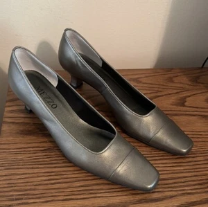 Vintage 90s Women’s Mezzo by Vaneli Silver Leather Square Toe Heels, 8S - Picture 1 of 6