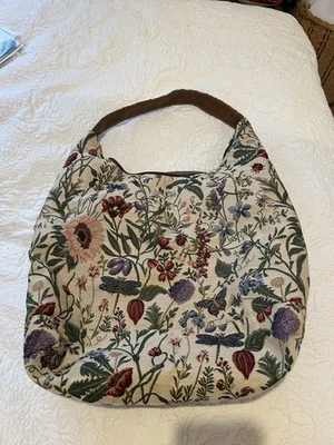Signare Tapestry Bag flowers And Insects Design - Image 1 of 4
