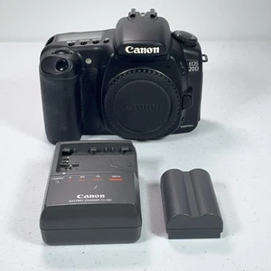Canon EOS 20D DSLR body 8.2MP + Battery + Charger - Picture 1 of 8