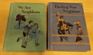 Vtg.1948 Finding New Neighbors & We Are Neighbors Basic Readers Children’s Books - Foto 1 di 18