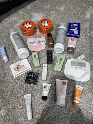 Lote de 25 piezas de maquillaje de belleza surtida Foto 1 de 4