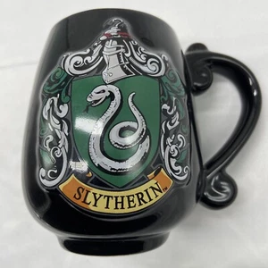 Taza de cerámica Harry Potter 3D Slytherin House Crest negra nueva - Imagen 1 de 4