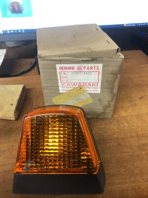 Lente de lámpara de señalización Kawasaki Zx1000 A1 A1L A2 Ninja OEM 23007-1127 A2063 NUEVO OEM Foto 1 de 4
