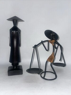 Lote de 2 figuras de decoración del hogar de madera para mujer con cono sombrero y candelabro de té de hierro Foto 1 de 4