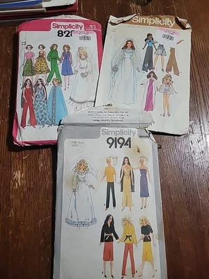 Roupas vintage de boneca Barbie padrões de simplicidade 9194 7210 casamento caftan mod década de 1970 - Imagem 1 de 4