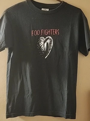 CAMISETA VINTAGE 2002 FOO FIGHTERS ONE BY ONE ROCK BAND HOMBRE TALLA PEQUEÑA Foto 1 de 4