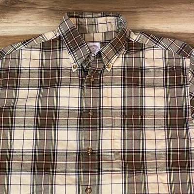 Camisa informal Brooks Brothers para hombre a cuadros con botones sarga mediana manga larga Foto 1 de 4