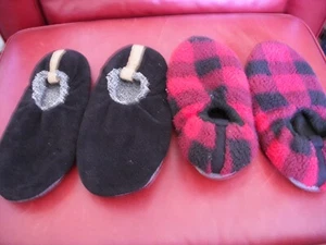 Men's Lot of 2 Pairs Soft Cozy House Slippers with Non Slip Soles in Size 8.5 - Picture 1 of 2