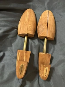 Vintage Florsheim Cedar Rochester Shoe Tree Co. Size Medium Made in USA - EUC - Bild 1 von 3