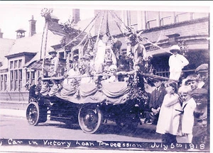 PHOTOGRAPH IPSWICH VICTORY LOAN PARADE CLIFTON ROAD SCHOOL JULY 1919 - Picture 1 of 2