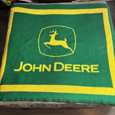Manta polar Biederlack John Deere 52” X 46” EE. UU. Big Deer Logo amarillo Foto 1 de 4