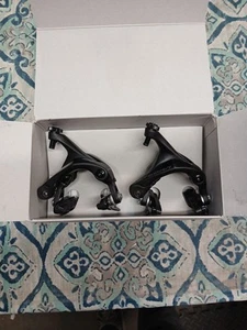Shimano Ultegra R8100 BR-R8100 Dual-Pivot Rim Brake Caliper Set Pair New In Box - Picture 1 of 3