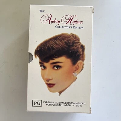 Juego de coleccionistas Audrey Hepburn (VHS) Tiffany's, vacaciones romanas, cara divertida Foto 1 de 4