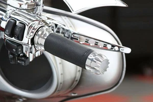 Paul Yaffe Bagger Nation Yafterburner Grips Harley Touring 2008-2023 Chrome PR. - Picture 1 of 6