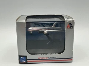 New Ray American Airlines Boeing 777-200, 1:900, NIB - Picture 1 of 11