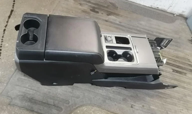 Ford Expedition 2018-2021 consola de piso central delantera negra Foto 1 de 3