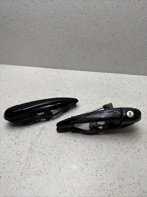 01-05 BMW 325I 325 I 2,5 Л ПАССАЖИРСКАЯ ПЕРЕДНЯЯ ВНЕШНЯЯ ДВЕРНАЯ РУЧКА OEM - Изображение 1 из 4