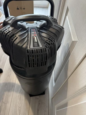 SIP Airmate Air Compressor V215/25 Vertical Direct Drive 230V 24L 1.5hp 6.5CFM - Image 1 of 4