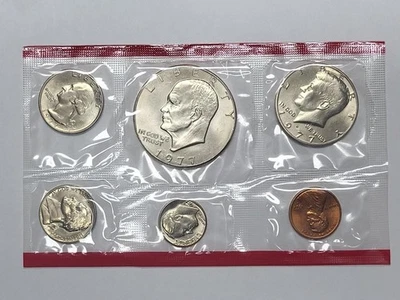 Full Set of 1977 UNCIRCULATED coins Denver Mint Never touched almost 50 years - Image 1 of 4