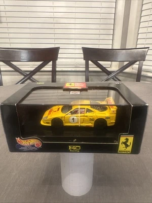 Carro de corrida fundido Hot Wheels 1:43 #1 Ferrari F40 Racing modelo # 25710 - Imagem 1 de 4