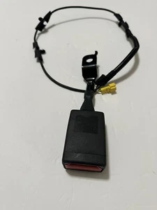 2016-2019 MERCEDES GLE 43 AMG W166 FRONT RIGHT SEAT BELT BUCKLE A1668600969 OEM - Picture 1 of 10