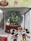 Disney Store Mickey and Minnie Snow Globe With Wreath 2009 Christmas Collectible
