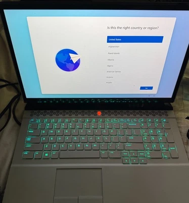 alienware 17 r4 laptop - Image 1 of 4