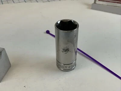 HUSKY 22618, 18mm 3/8 Drive 6pt Deep Metric Socket, USA Made -- Purple - Image 1 of 4