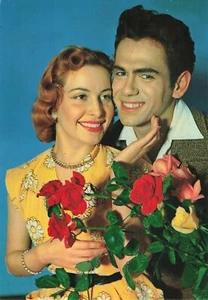 Cartolina d'epoca anni 50 coppia sorridente bella ragazza con capelli ricci frontali e ragazzo - Foto 1 di 2