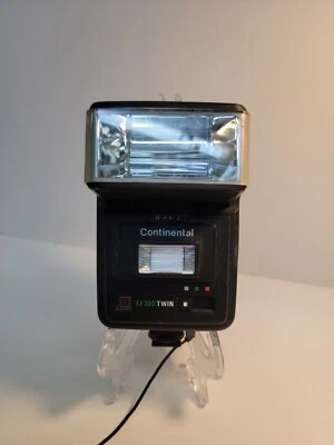 Vintage Continental Xf 300 Twin Flash Made In Japan. Untested but guaranteed.... - Image 1 of 4
