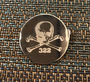 Spilla Fraternità Yale Secret Society Skull & Bones #322 - Foto 1 di 2