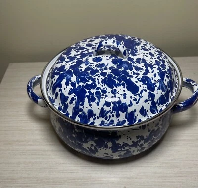 NIB Golden Rabbit Blue White Enamelware 2.5 Quart Cobalt Swirl Dutch Oven Pot - Image 1 of 4