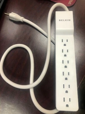 ONE GENUINE BELKIN 6-OUTLET SURGE PROTECTOR BE106000-04, 4 ft./1.2M Cord - Image 1 of 4