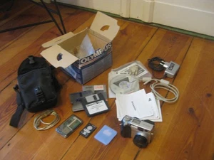 Olympus Camedia C-2020 Zoom Digitalkamera Fotoapparat großes Set Kamera - Bild 1 von 10