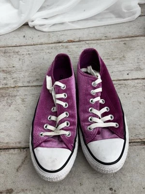 Converse Women's Low Top Pink Rose Velour Lace Up Sneaker Size 7 - Image 1 of 4