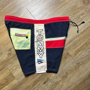 De Colección Tommy Hilfiger Bañador Para Hombres L Nylon Equipo de Vela Bandera Pantalones Cortos LEER - Imagen 1 de 11