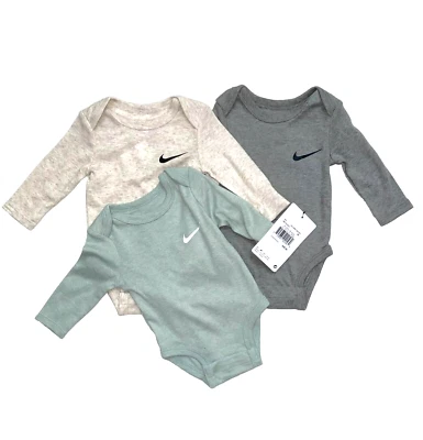 NIKE Body Bebé Paquete de 3 o 5; Tallas de 3 Meses a 24 Meses, *NUEVO CON ETIQUETAS* Foto 1 de 4