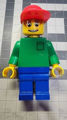 LEGO Escritorio Pal Sistema de Papelería Niño Sombrero Rojo Grapadora Cinta Borrador Afilador 6101 Foto 1 de 3