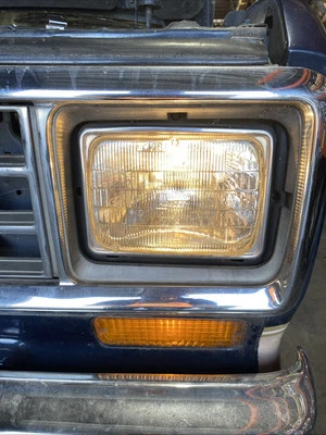 Faro pasajero derecho Ford Bronco II XLT 1988 fabricante original vendido como está usado pieza Foto 1 de 4