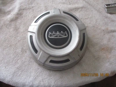 Tapacubos usados para camionetas Ford F-250 1967-1977 Foto 1 de 4