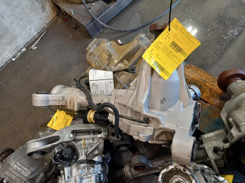 CHEVROLET SILVERADO 1500 PICKUP 2019-2020 CARRIER FRONT AXLE 3.23 RATIO 1646926 - Image 1 of 1