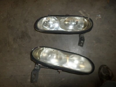 98 02 Camaro SS Z28 PAR PARACHOQUES DELANTERO FAROS LUCES 99 GM Soportes Foto 1 de 4