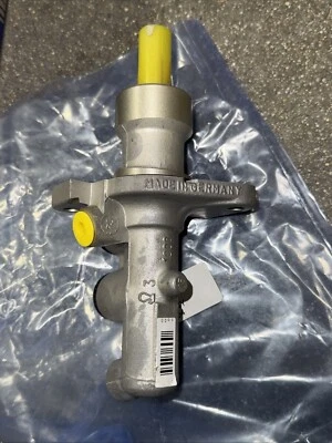 Cilindro maestro de freno LUCAS MC390489 para Mercedes Benz 300CE,300D, E320 MCA39706 Foto 1 de 4