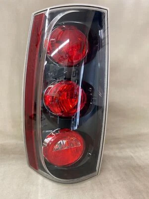 GMC Yukon Denali 2008 luz trasera lámpara trasera lado del conductor OEM arañazos Foto 1 de 4