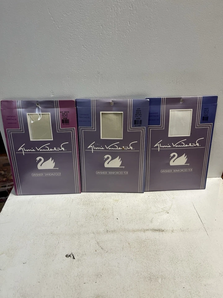 - Lote De 3 Panty Vintage Gloria Vanderbilt Talla B, Blanco Y Off White Foto 1 de 4