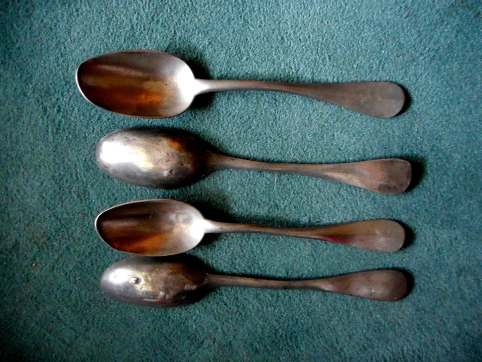 4 CUILLERS anciennes en ETAIN - Photo 1/1