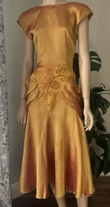Abito da sera art deco in seta oro stile anni 30 40 vintage - Foto 1 di 16