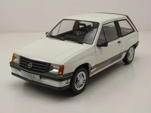 Opel Corsa A Sprint 1983 blanco coche modelo 1:18 MCG - Imagen 1 de 8